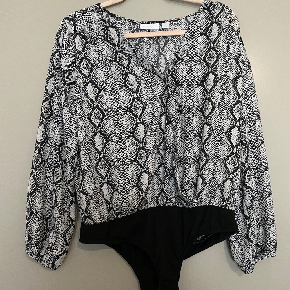 Snake black and white body suit
